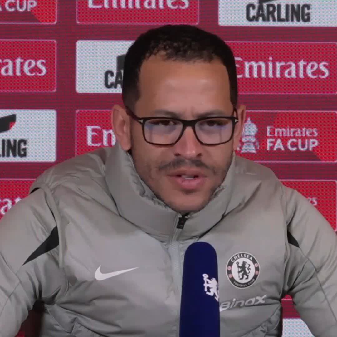 "As a person I have the upmost respect for Enzo" Liam Rosenior says the door is not closed for Enzo Fernandez after announcing he would not be selected for Chelsea's next two matches 🔵