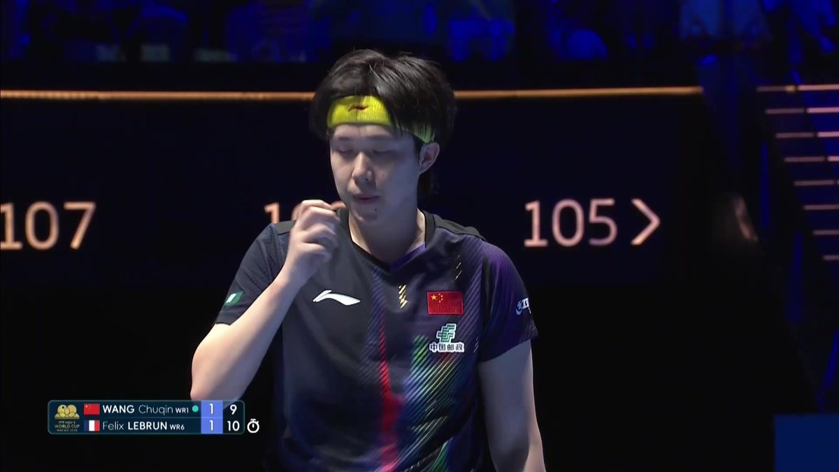 Le match est totalement fou et Félix est totalement au niveau !! Le Français mène désormais 2 sets à 1 et regarde le numéro 1 mondial droit dans les yeux.