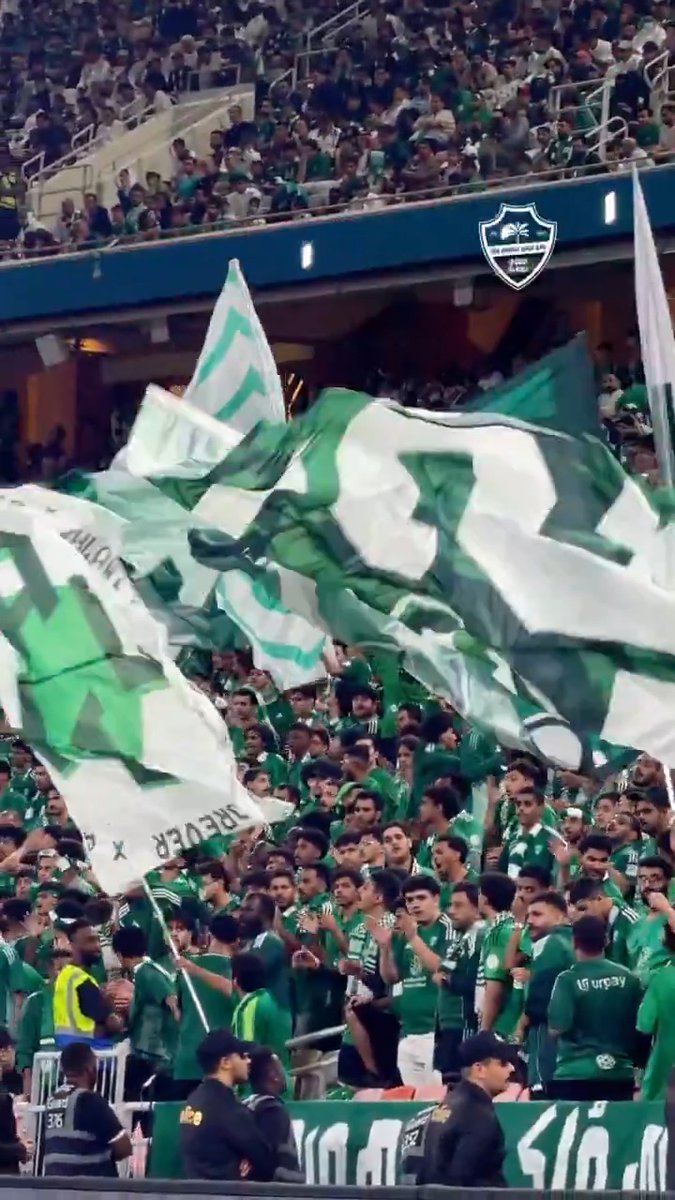 بكم تكتمل الهيبة وبصوتكم يشتعل الميدان 🗣🟢 كونوا في الموعد 🙌 🎟 احجز تذكرتك الآن: #الأهلي_ضمك | #دوري_روشن_السعودي
