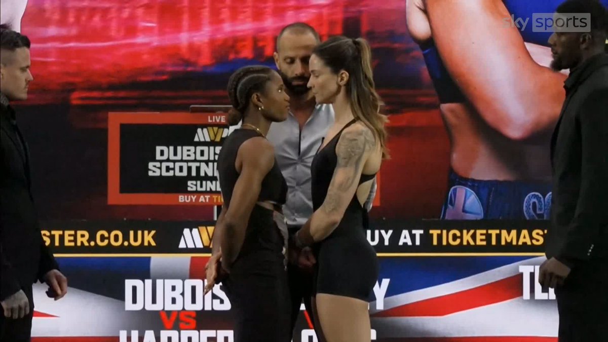 Harper and Dubois face-off! 👀 No shoving this time ❌