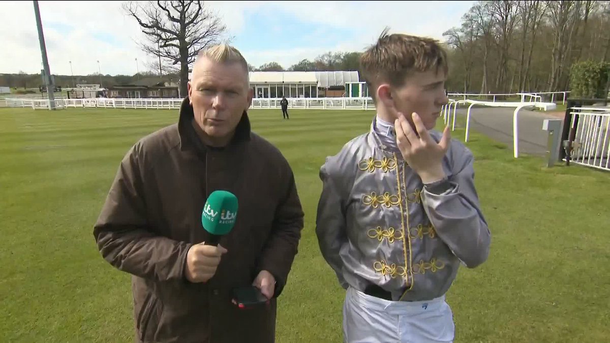 "My hairstyles aren't something that have been great"🤣 Billy Loughnane taking inspiration from Matt Chapman 🤔 #ITVRacing