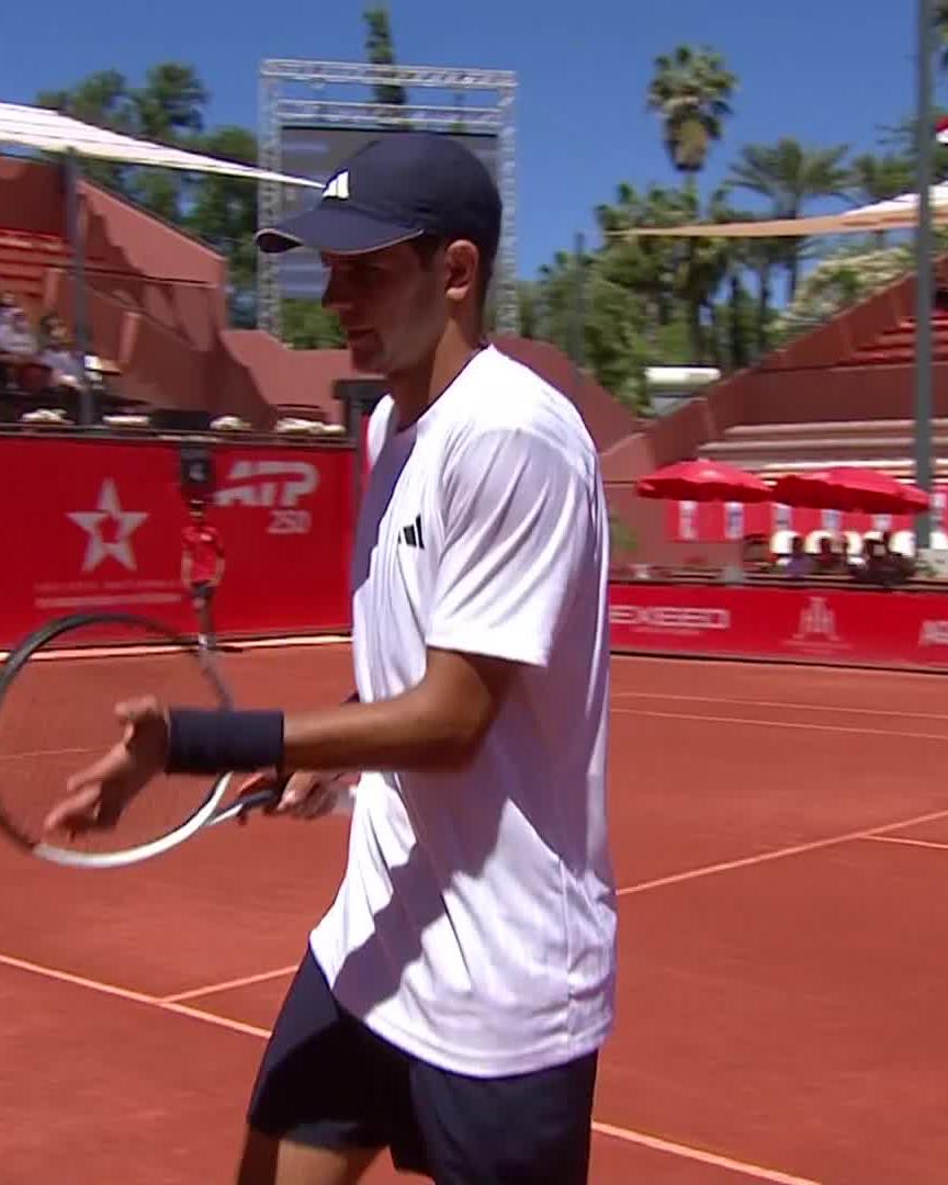 Se retiró por lesión Muller, y con esto Rafa Jódar se ha metido en sus primeras semifinales a nivel ATP. Ahora mismo, Rafa es el 31 del año por delante de Ruud, Norrie o Vacherot. Es para no creer el inicio de año de Jódar.