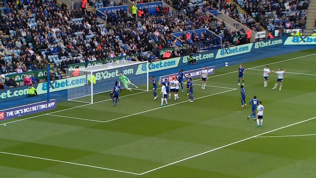 "Absolutely WOEFUL defending!" Leicester concede two in quick succession and they trail at home to Preston! 🫣