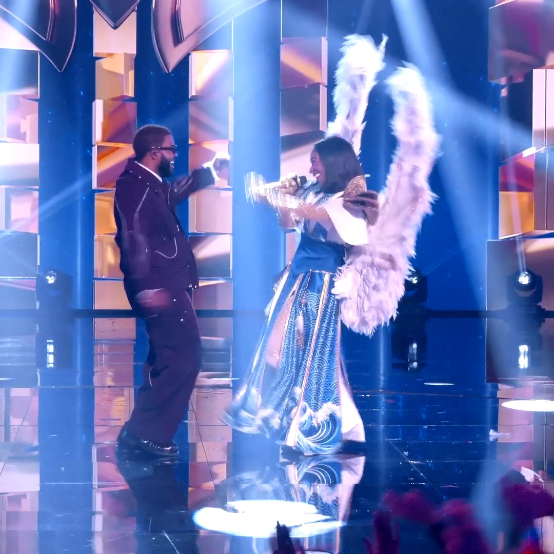 We're so spoiled to have this talented duo on #TheMaskedSinger stage! Khalid and Normani slayed this performance! 🙌 #CraneMask Stream Season 14 now on Hulu.