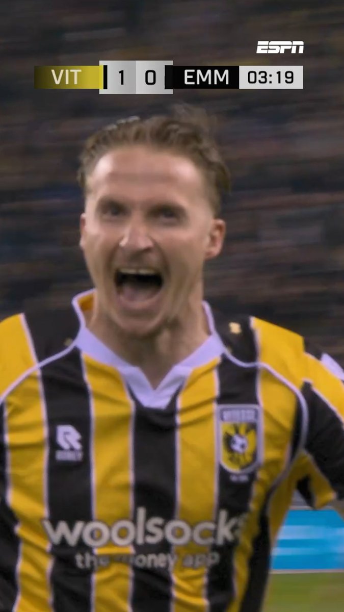 𝗕𝗟𝗜𝗞𝗦𝗘𝗠𝗦𝗧𝗔𝗥𝗧 voor Vitesse ⚡😳 00:35 ⚽ Naoufal Bannis 03:15 ⚽ Alexander Büttner 🅿️ #VITEMM