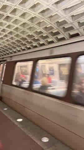 We love to see it, Washington Nationals fans! Our customers packed trains and stations today for the home opener! First game of the season, and we can’t wait for many more! ⚾