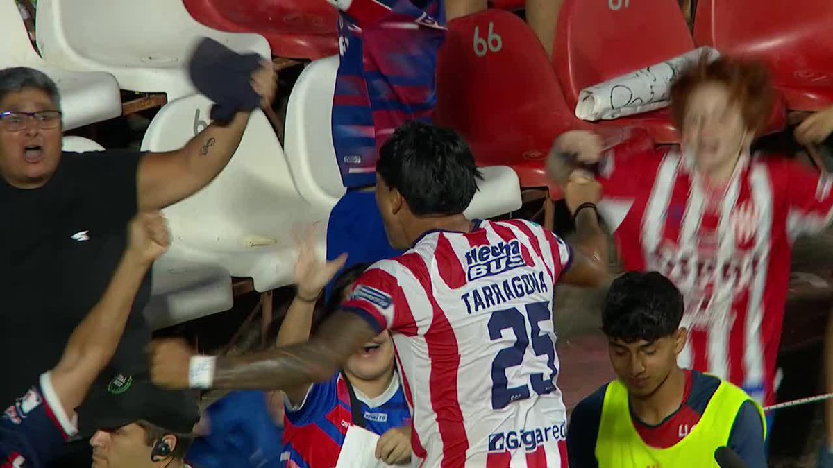 ‼️🇦🇷 Nacho Arce intentó la heroica, pasó mitad de cancha con pelota dominada, DIO UN MAL PASE y Tarragona lo liquidó CON EL ARCO VACÍO. Así… 🫠