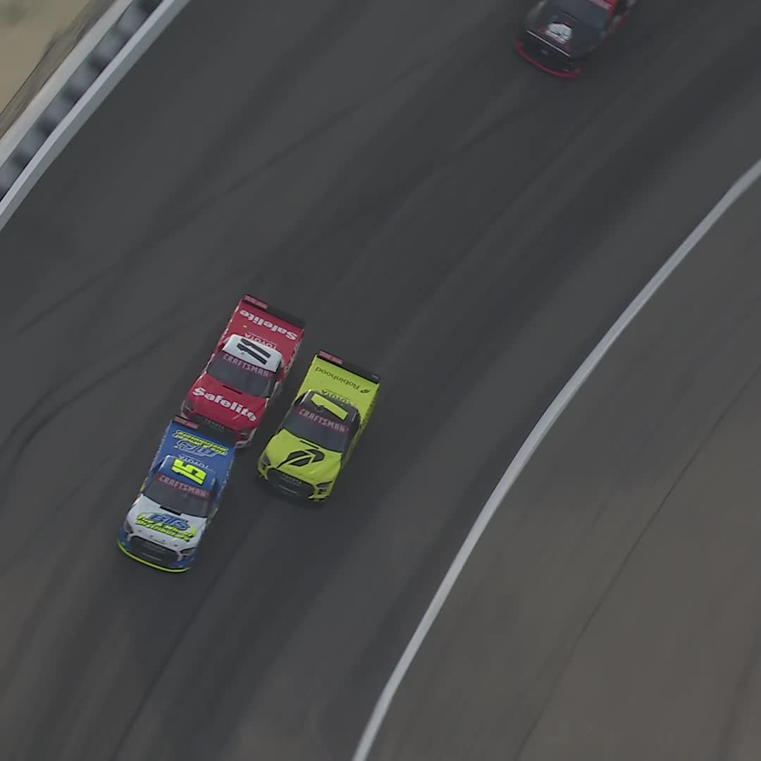 A Friday fight to the finish! Corey Heim has just enough to beat Kaden Honeycutt to the line at Rockingham!