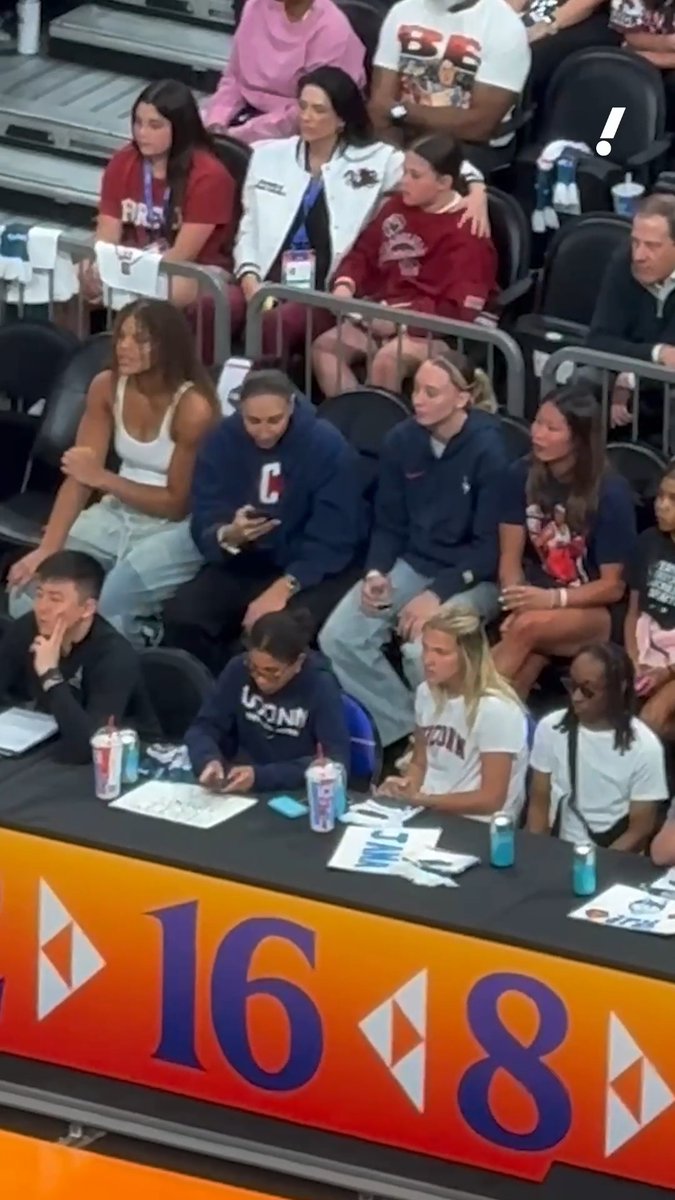 Diana Taurasi, Paige Bueckers &amp; Kaitlyn Chen supporting UConn 🔥