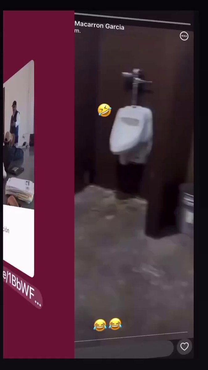 أثناء تواجده في الحمام لقضاء حاجته، دخل شخص آخر يُعتقد أنه صديقه، وقام على سبيل المزاح برش مادة غريبة عليه. في البداية ظن أنها مجرد ماء، لكن الصدمة كانت في ما حدث بعد ذلك…