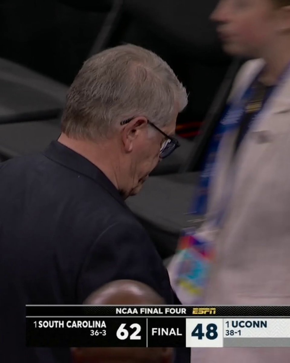 Geno Auriemma went back to the locker room before the handshake line after South Carolina's win over UConn.