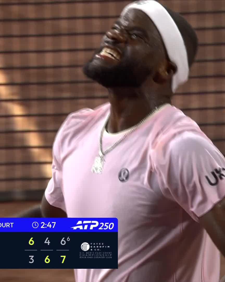 Into the Final Foe 👏 Frances Tiafoe saves a match point in the third-set tiebreak to defeat Popyrin 3-6 6-4 7-6 in Houston! #USClay