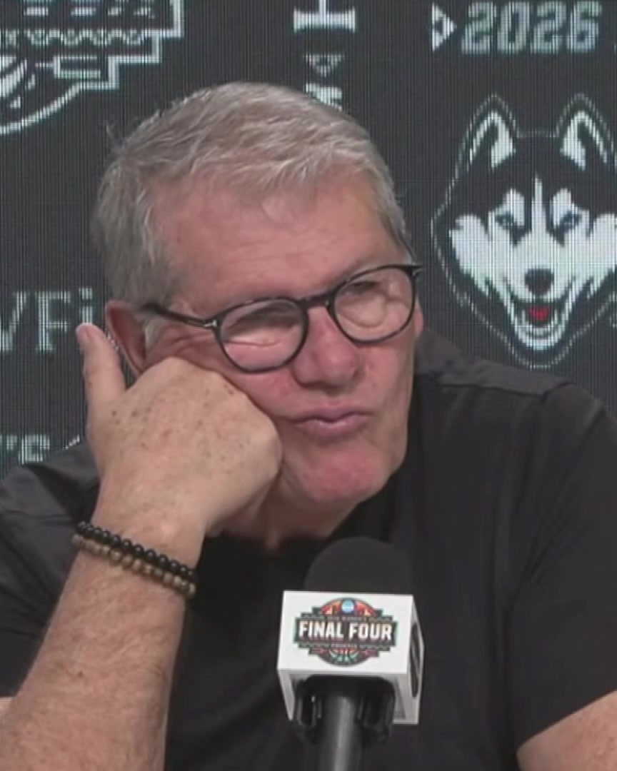 "I just want to make sure there's not a double standard. I'm of the opinion that if I ever talked to an official like that, I would get tossed." - Geno Auriemma on Dawn Staley