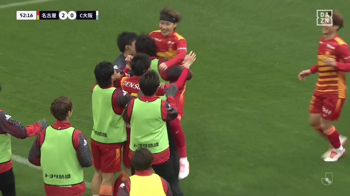 パーフェクトなヘディング🤟🤟 中山の左からのドンピシャクロスを 山岸祐也が頭で叩き込み今日2ゴール目 🏆 明治安田J1百年構想リーグ 🆚 名古屋×C大阪 📱DAZN ライブ配信中 #Jリーグ #だったらDAZN