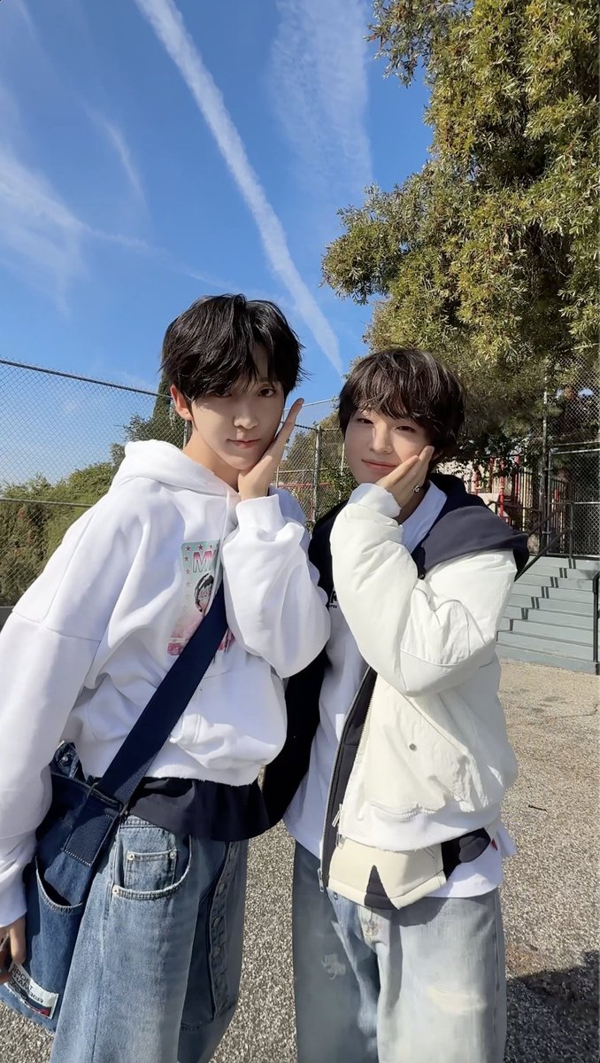 Keep your eyes on me 💕 KickFlip The 4th Mini Album "My First Kick" 2026.04.06 6PM (KST) Release! Pre-save & Pre-add : #KickFlip #Keiju #Donghyeon #My_First_Kick #눈에거슬리고싶어