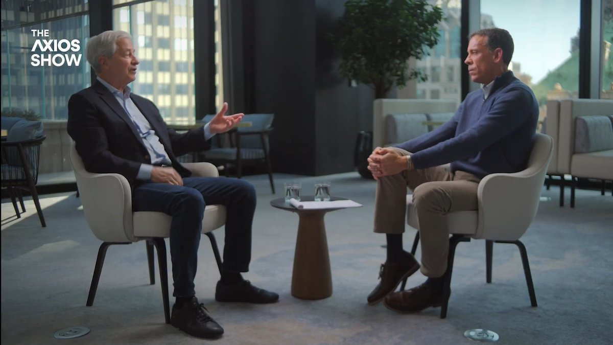 💼 JPMorgan Chase CEO Jamie Dimon shares his advice for C-suite execs with Jim VandeHei on The Axios Show: • What it means to have an open mind • What it means to have an open culture • Hiring senior leaders