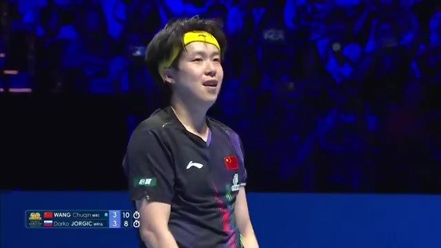#王楚欽 が大声援の中 崖っぷちから大逆転勝利‼️ 準決勝進出を決める👏👏 #ITTF男子W杯 2026🇲🇴 準々決勝 🇨🇳王楚欽 4-3 ヨルギッチ🇸🇮 11-4/9-11/7-11/9-11/12-10/11-6/11-8 日本勢の試合・決勝戦をU-NEXTでLIVE配信 今すぐ31日間無料トライアル 📲 #卓球
