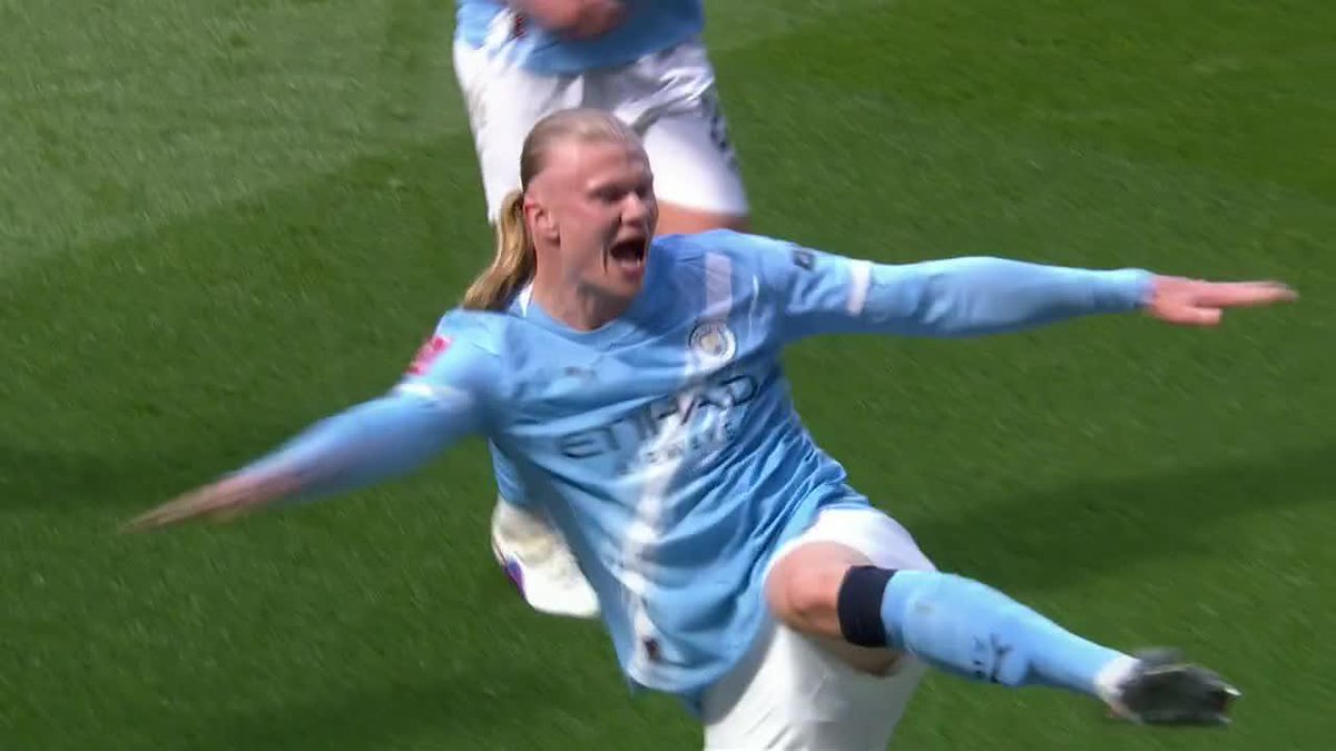 Haaland puts City in front with the penalty ‼️