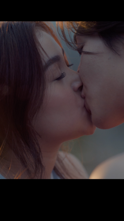 MOONCOVEY HIVE WE WON XO, KITTY S3 is now playing!