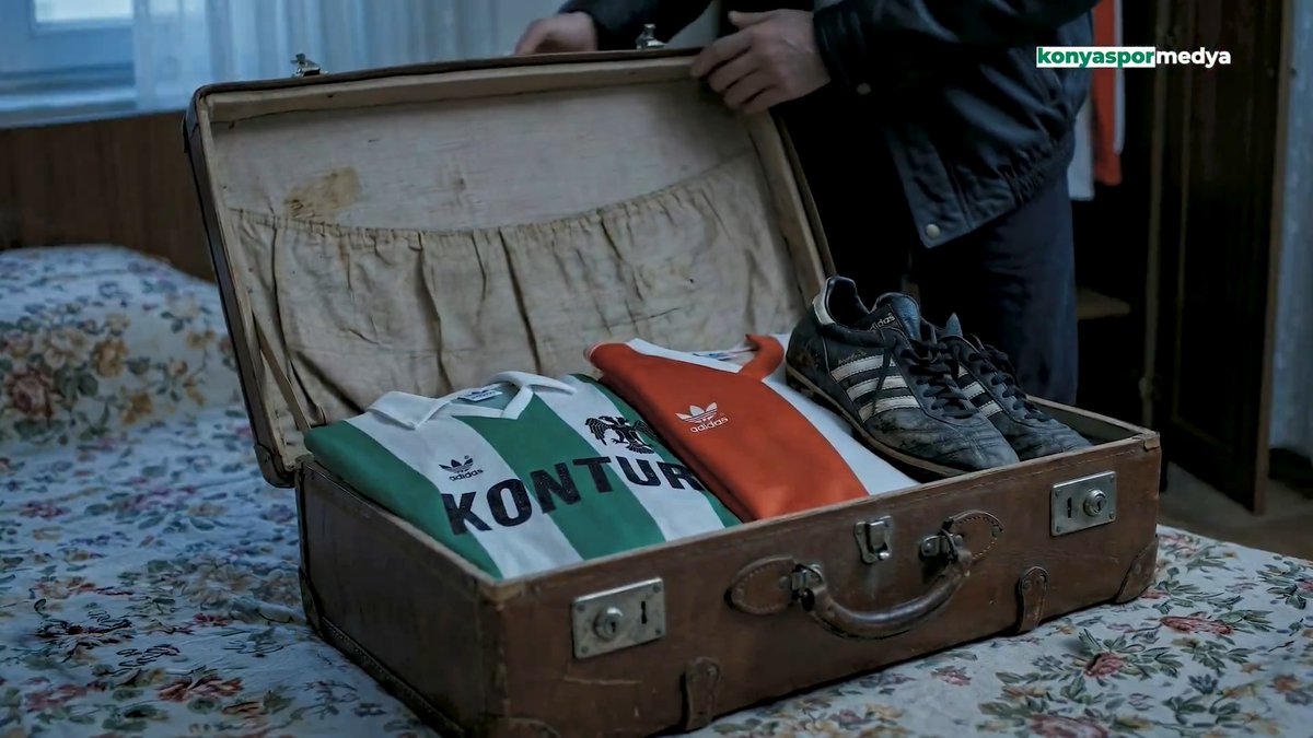 İki şehir bir efsane! Acı hâlâ yüreğimizde. 1989 yılında Samsunspor kafilesinin yaşadığı elim kazada hayatını kaybeden; Konyaspor'umuzda oynadığı dönemde gol kralımız olan #MeteAdanır ve arkadaşlarını rahmetle anıyoruz.