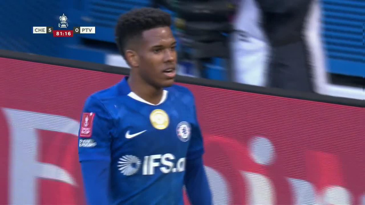Estêvão makes it 6-0 on Port Vale 😬