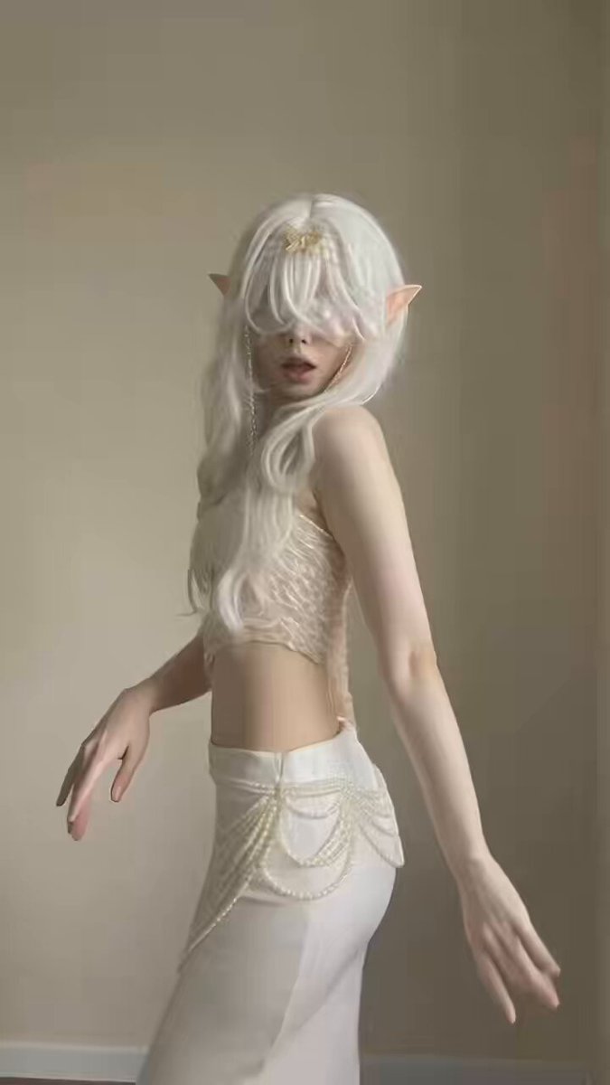 just a free elf ✨