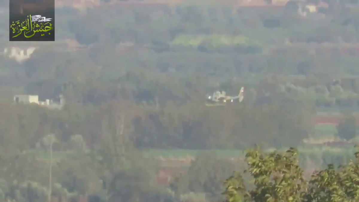Anti-tank missiles are designed for ground targets, but Syrian Rebels took them to another level. Final moments of a Gazelle helicopter before being blown up mid-air with a #TOW missile 👇 📽️ September 2, 2016.