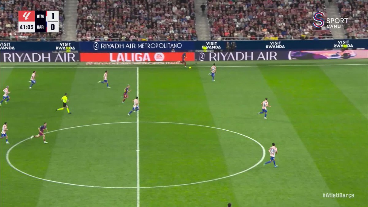Barcelona'dan cevap gecikmedi. Marcus Rashford, skora dengeyi getirdi.