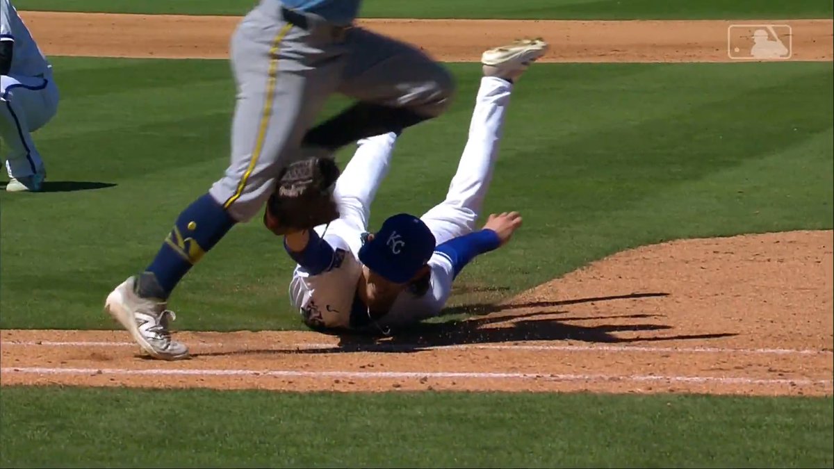An UNBELIEVABLE effort by Daniel Lynch IV to tag the runner out!
