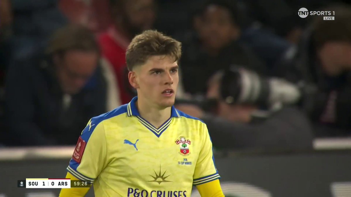 Another big chance for Southampton to double their lead 😬 Watch live on TNT Sports and HBO Max