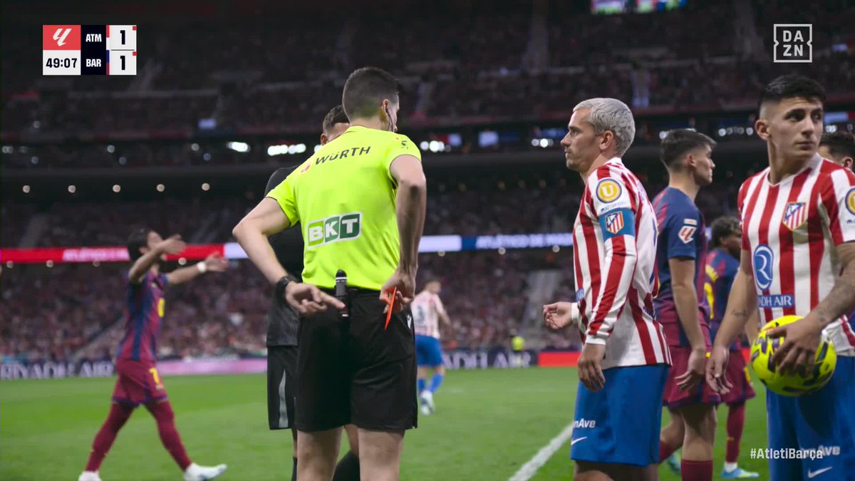 NO HAY TARJETA ROJA PARA GERARD MARTÍN El árbitro rectificó la expulsión tras acudir al VAR 👀 #LALIGAenDAZN ⚽