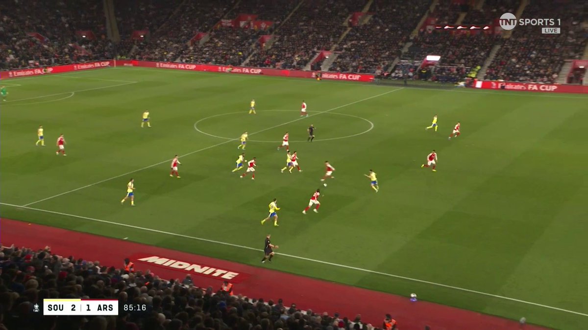 SOUTHAMPTON LIMBSSSSSS ARSENAL ARE CRASHING OUT THE FA CUP 🤯 WHAT AN ATMOSPHERE AT ST MARYS THIS EVENING… 🤩