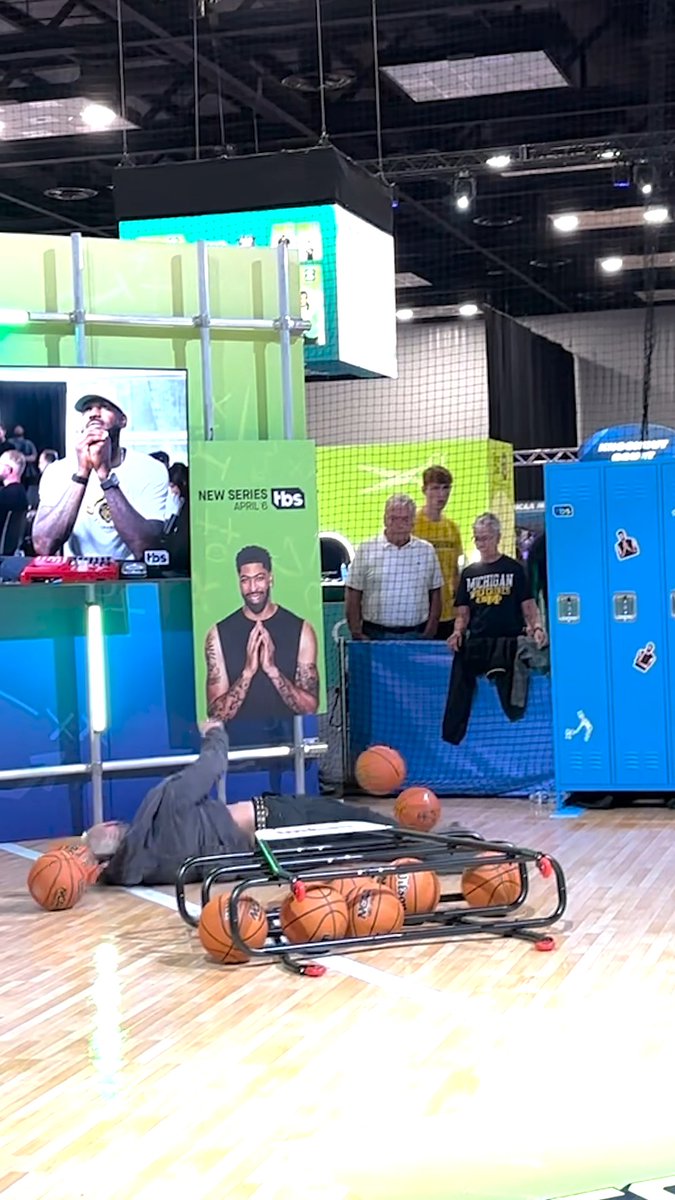 The TBS Network team tried to mess with DARBY ALLIN while he was shooting free throws at The Men's Final Four Fan Fest. 🏀 And don't forget to tune in to TBS for the premiere of Foul Play with Anthony Davis on April 6th!