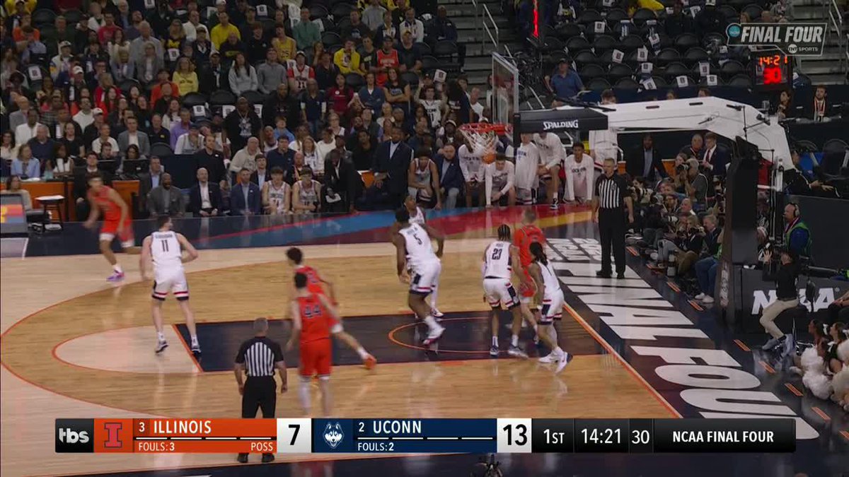 Andrej Stojakovic with the spin and TOUGH finish 😤 Watch #MFinalFour on TBS