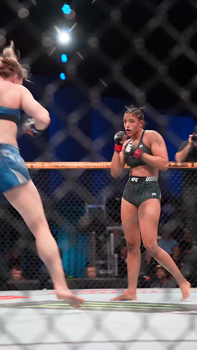 STEP IN KNEE GETS THE KO 👏 @AlicePereiraUFC gets her first UFC win in STYLE! [ #UFCVegas115 | LIVE NOW on @ParamountPlus ]