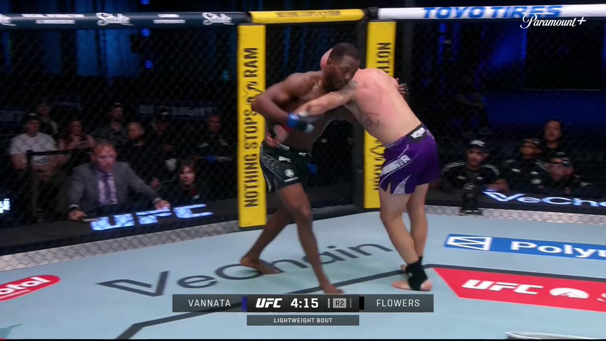 We get another finish Darrius Flowers‼️‼️‼️‼️ #UFCVegas115