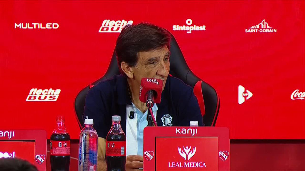 "SI LO HUBIESE HECHO ESTAMOS HABLANDO DE LA MARAVILLA QUE HIZO" 👀 Hinchas de Racing... ¿coinciden con la opinión de Gustavo Costas sobre el penal picado y errado por Adrían Martínez en el Clásico de Avellaneda?