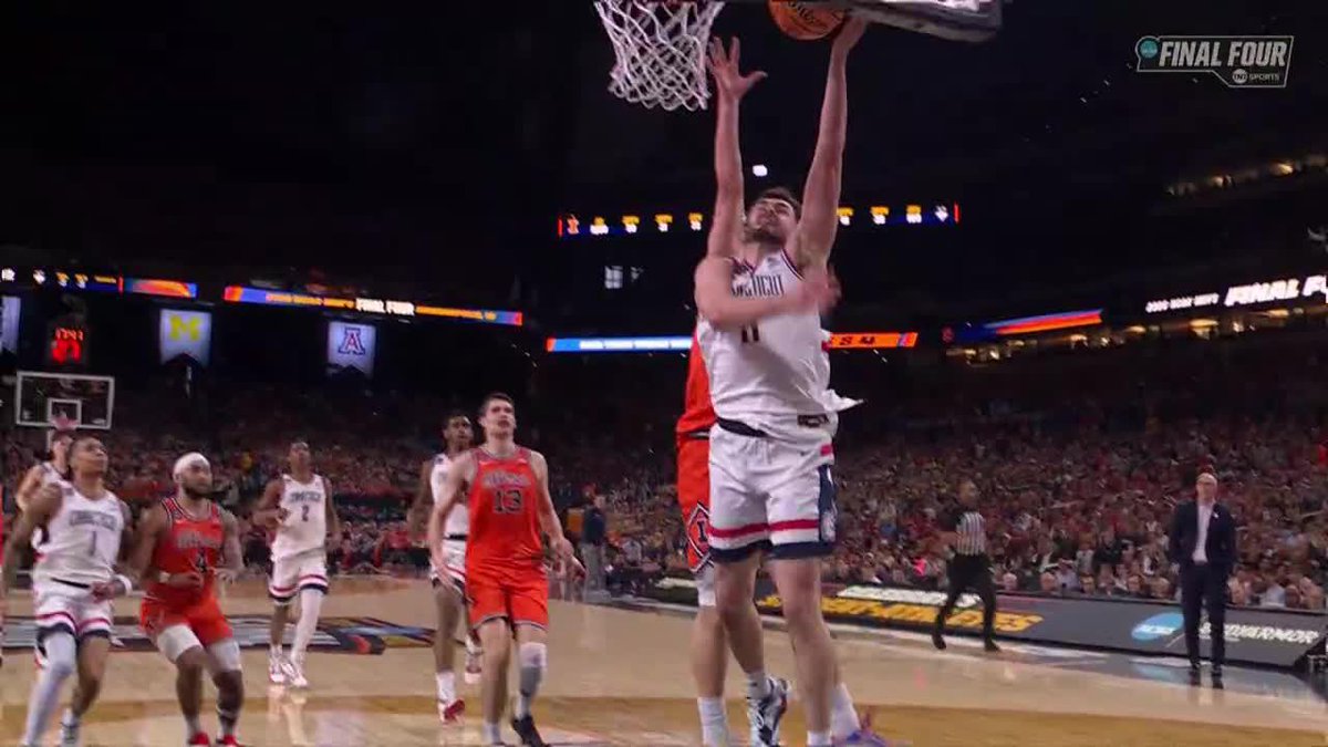 David Mirković couldn't believe the foul call on this play