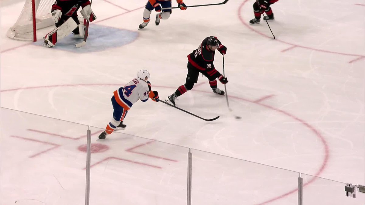 Jarvis scores it and then records maybe a 40 inch vertical jump 😂🚨
