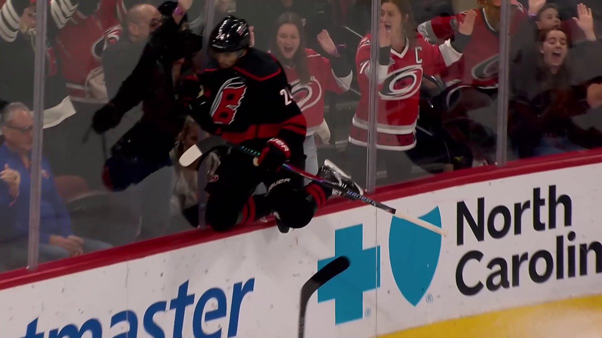 SETH JARVIS TIES IT 🌪️ He gets the x - Carolina Hurricanes on the board and catches flight on the celly! ✈️