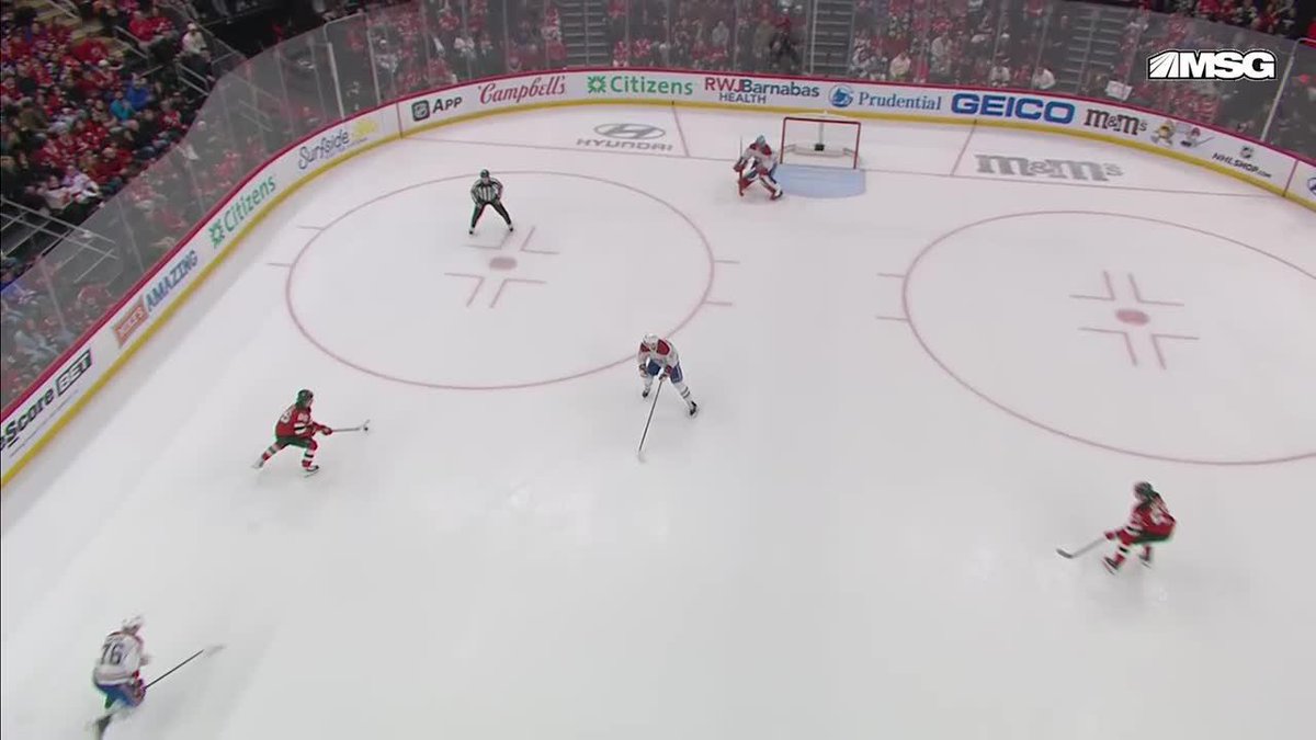 Jack Hughes stays SCORCHING HOT with this shorthanded goal and we got a game now!!!! 🔥🚨 He has 13G-15A-28P in his last 14GP... 🤯