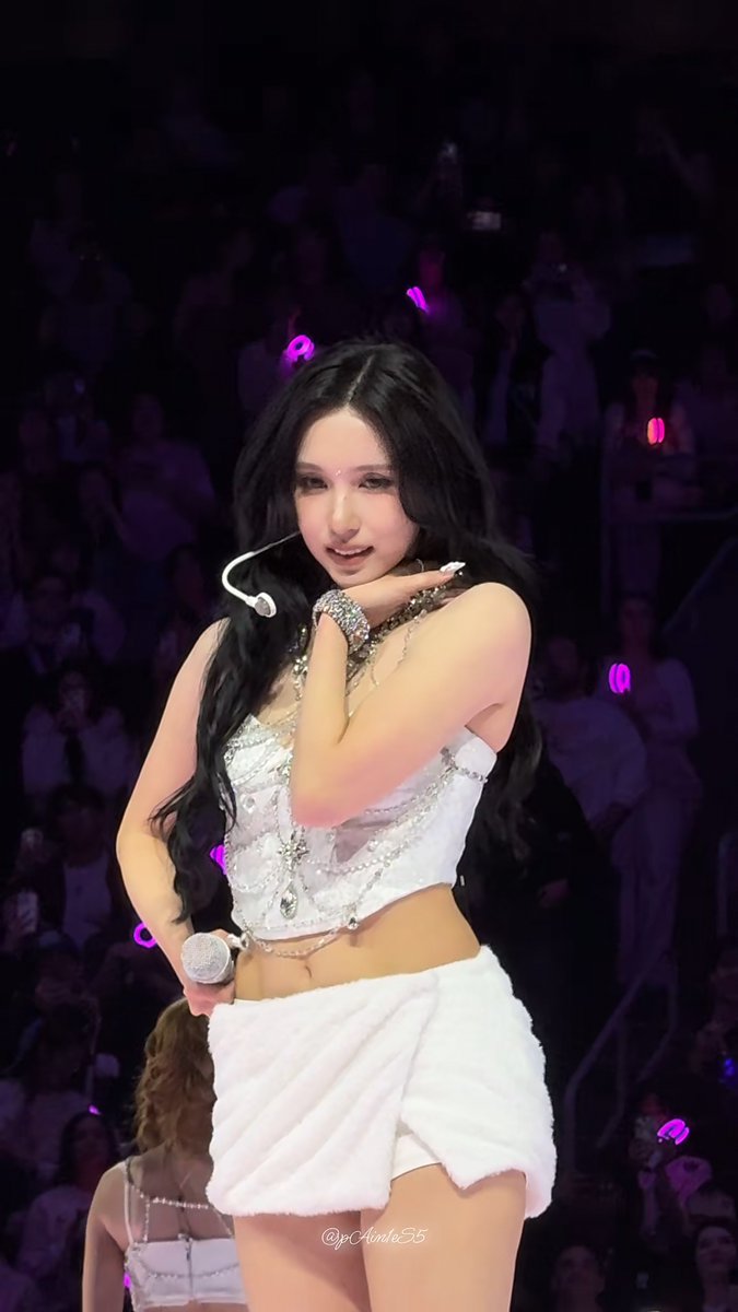 MINA IS SO BEAUTFIUL
