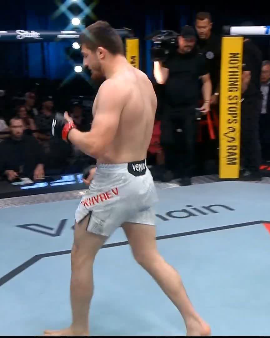 Staying perfect 💯 Abdul Rakhman Yakhyaev secures the submission to keep his undefeated record! [ #UFCVegas115 | LIVE NOW on @ParamountPlus ]