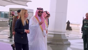 "نختلف مع أمريكا فيما يحدث".. رئيسة وزراء إيطاليا بالخليج رغم الحرب الدائرة