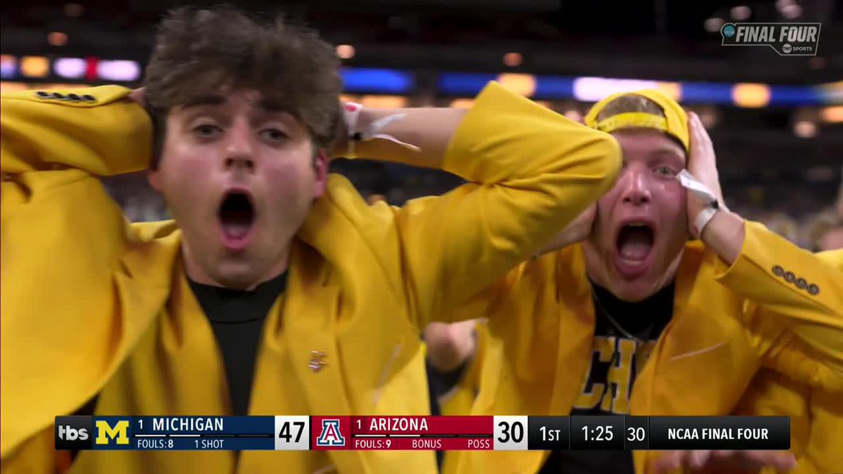 MICHIGAN PUT-BACK JAM 😱 Watch #MFinalFour on TBS