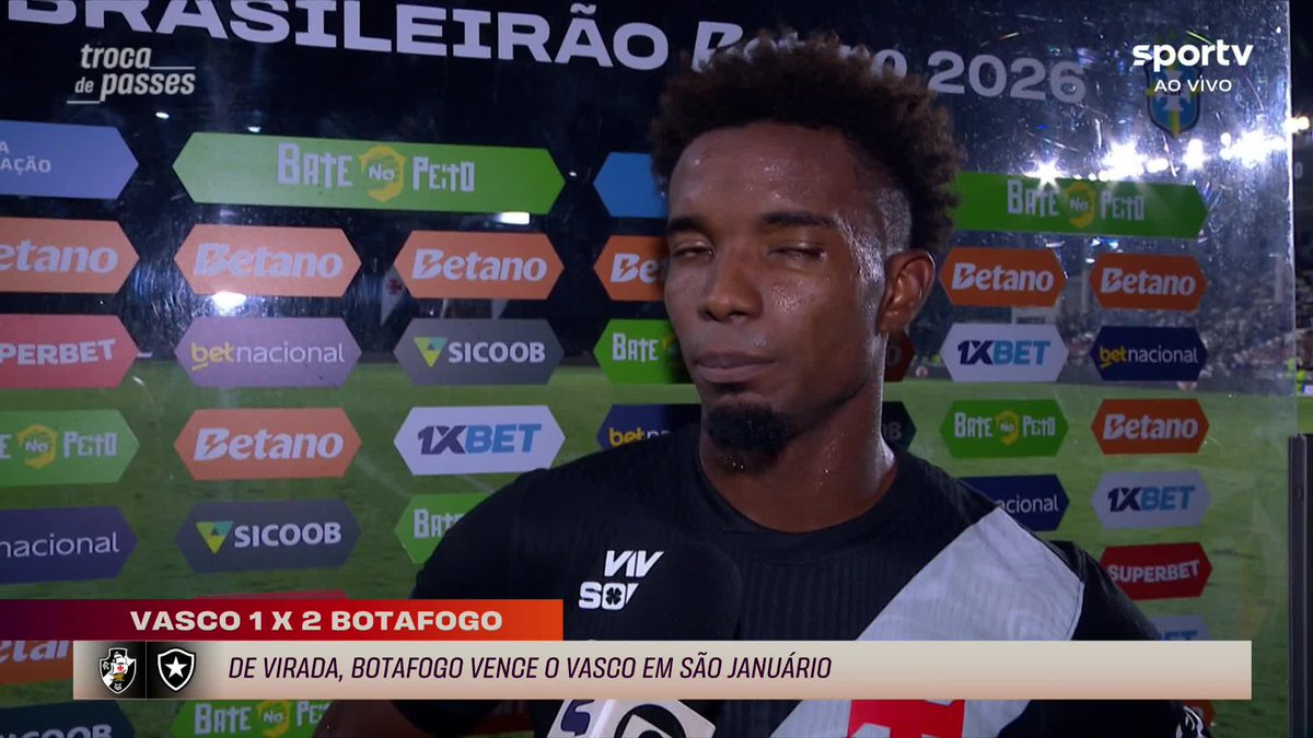 Tiago Mendes deu razão à torcida pelas vaias em São Januário.