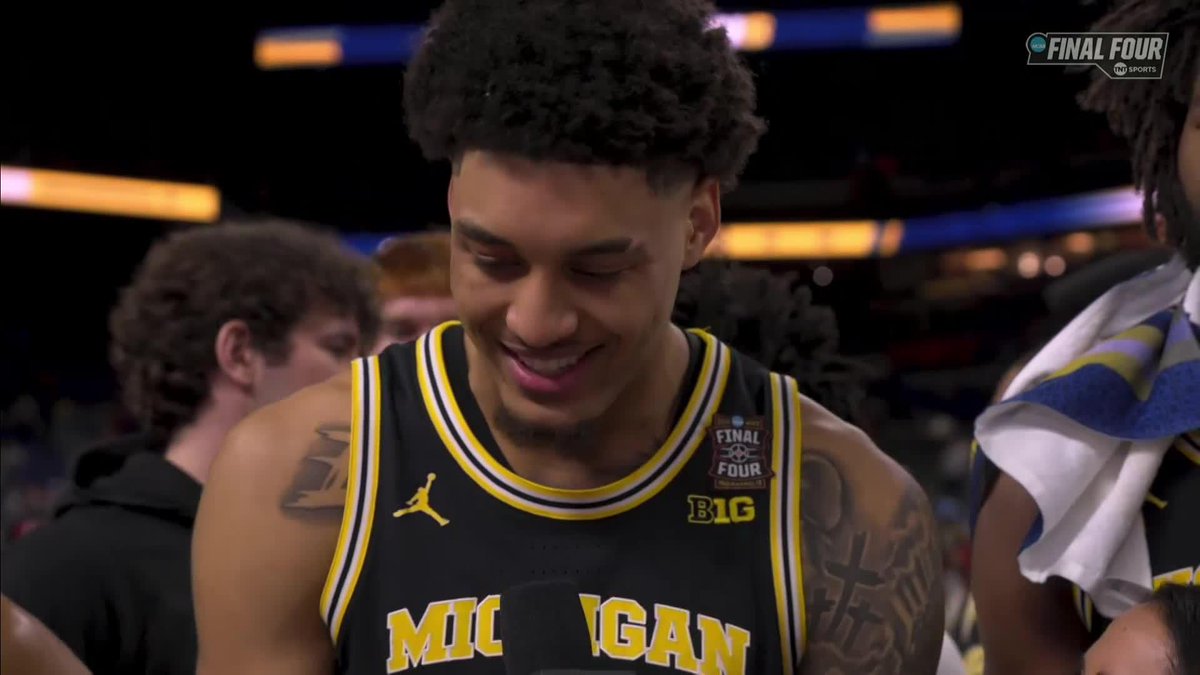 "I'm going to push through, there's no way I miss the game on Monday night" 🗣️ Yaxel Lenderborg gives Tracy Wolfson an update on his injury and how he plans to go into Monday's #NationalChampionship game 🎙️ #MarchMadness