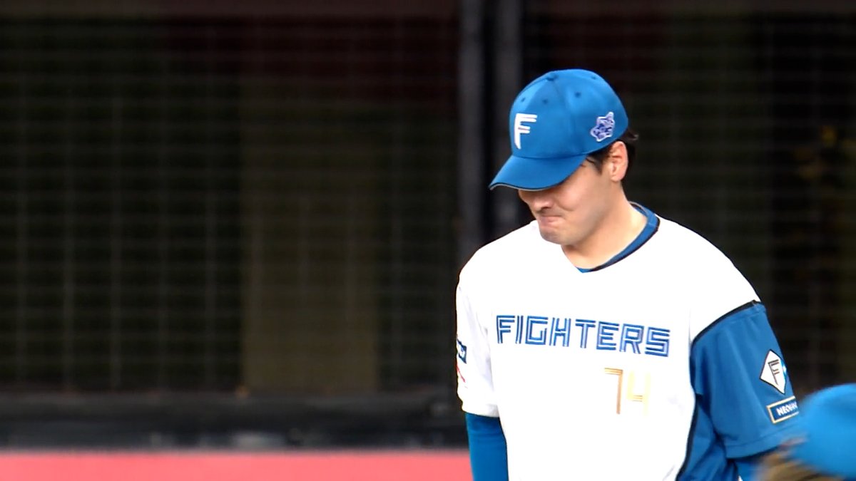 #西川龍馬 のクセつよ打球が #有原航平 の股間を抜ける👀 しかしここは #水野達稀 がナイスフォロー👏 アウトになるも有原は少し照れ笑い😊 #lovefighters #ベースボールLIVE で配信中[初月無料]