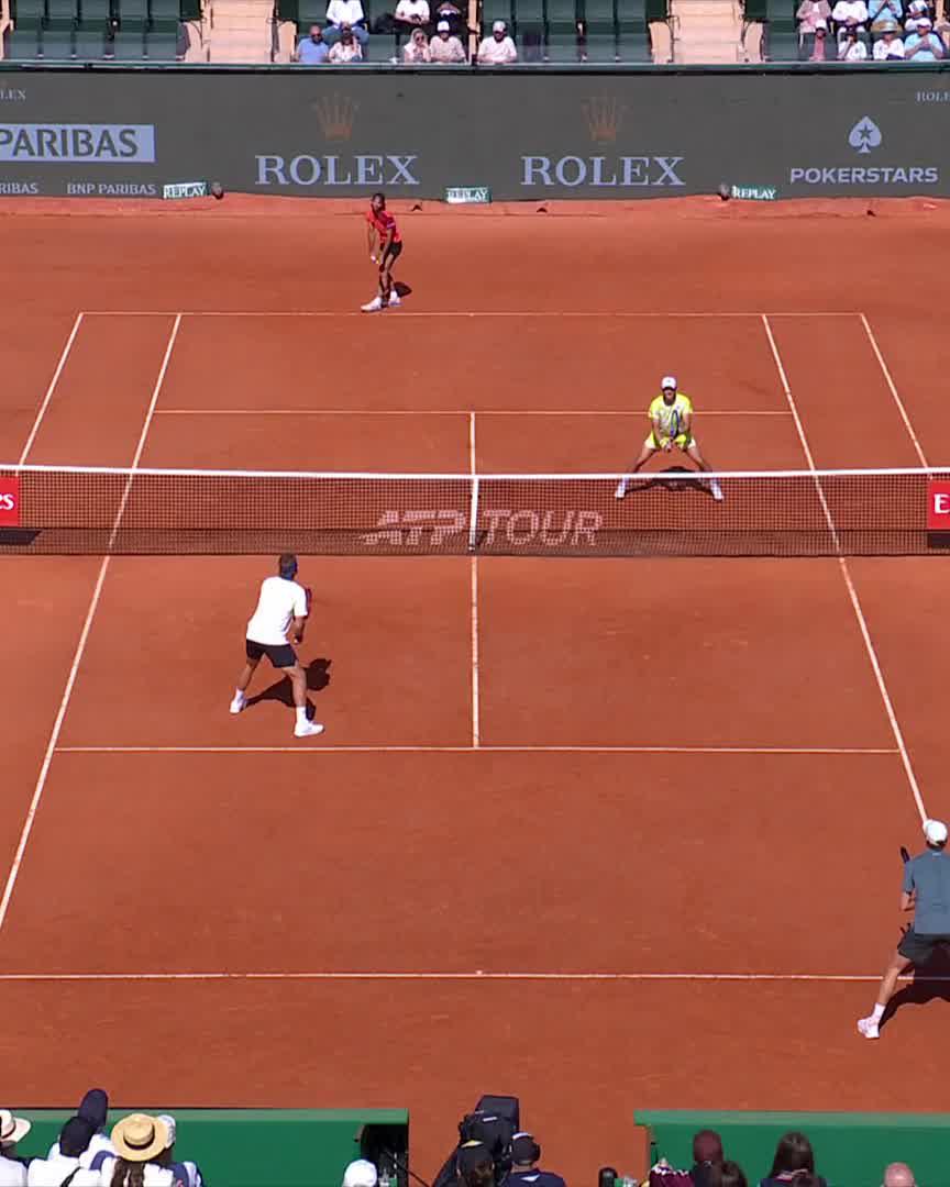 Fair to say they both enjoyed that point 🥰 Jannik Sinner Zizou Bergs #RolexMonteCarloMasters