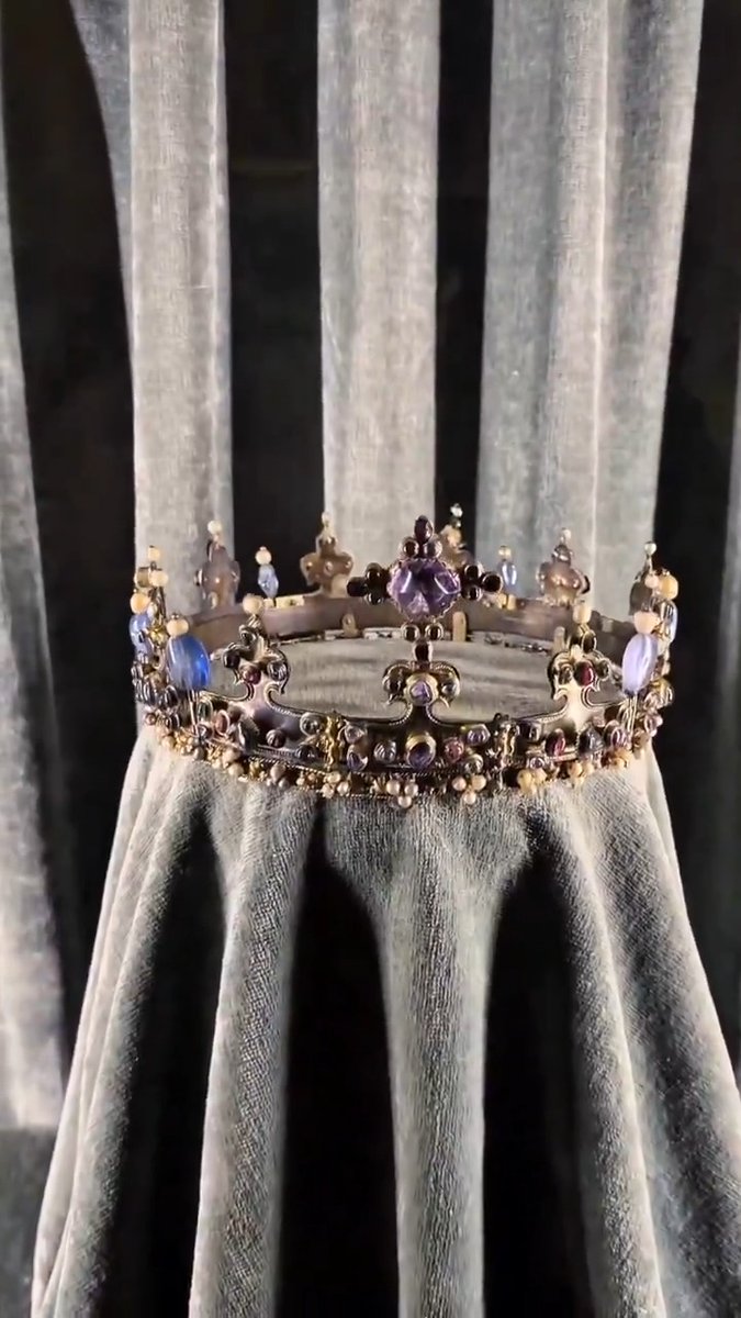 Some of the incredible crowns in the Munich Residenz Treasury ✨ Names and dates in the comments 👇🏻